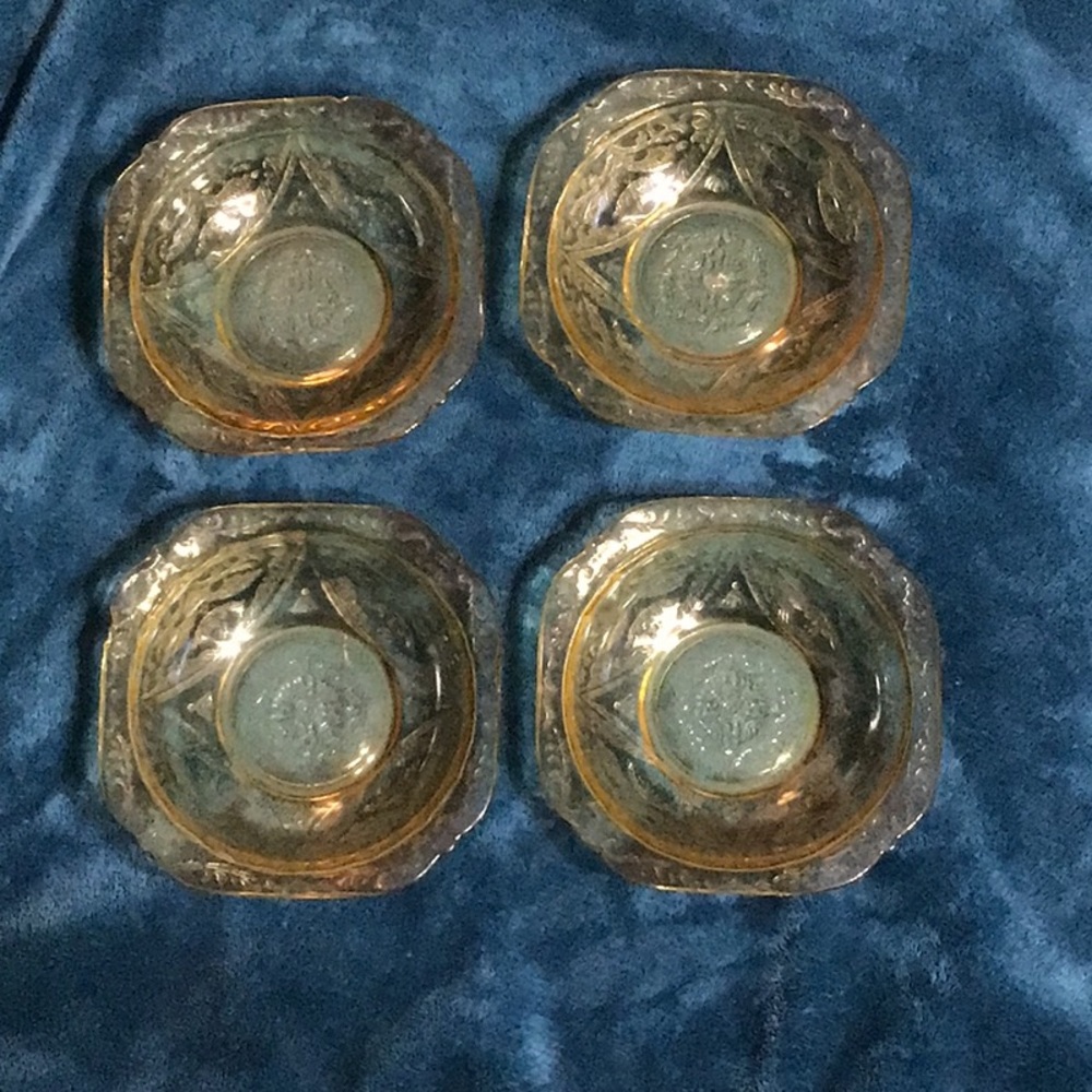 SET OF 4 VINTAGE BOWLS